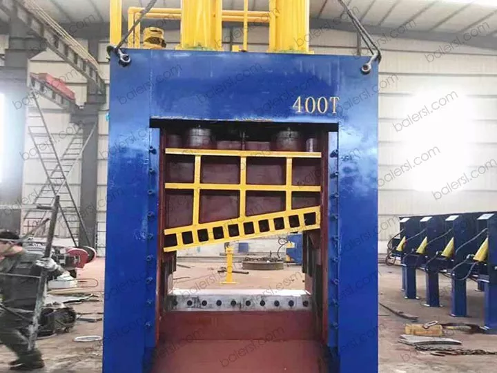 Metal gantry cutting machine