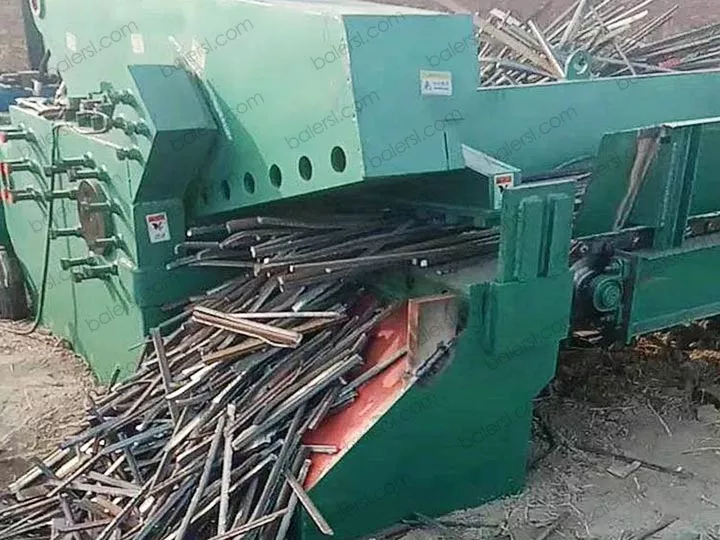 Scrap metal shear cutter 