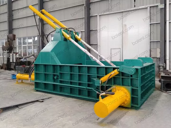 horizontal metal baler