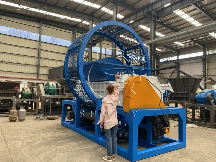 metal shreddding machine with sreeen