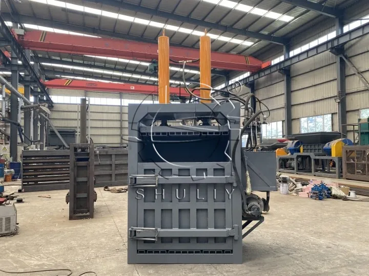 Mesin baler hidrolik vertikal